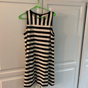 Ann Taylor loft, medium sleeveless, black and white dress